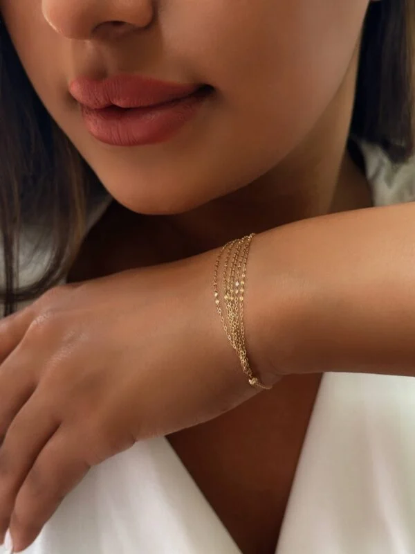 دستبند طلا سه رج با طراحی مجلل و مدرن