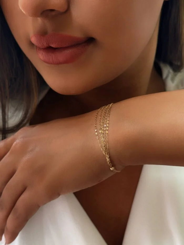 دستبند طلا سه رج با طراحی مجلل و مدرن