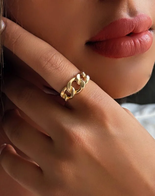 انگشتر طلا طرح کارتیه با سبک کلاسیک