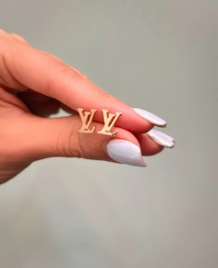 گوشواره طلا طرح LV با طراحی برند و شیک