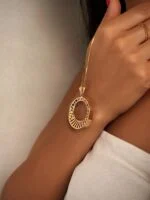 آویز طلا کلاسیک زنانه با سبک مینیمال