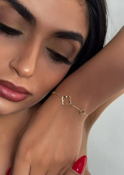 دستبند طلا طرح ونکلیف با سبک کلاسیک